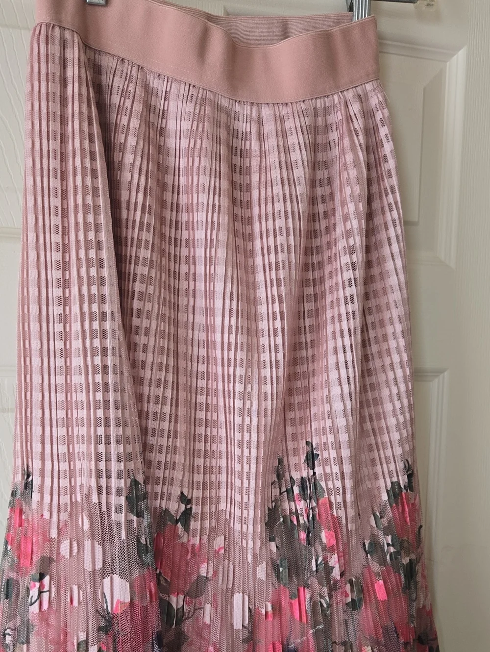 Metro Wear Pink Floral Pleated Midi Skirt - Picture 5 of 5